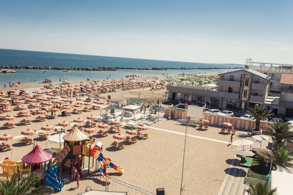 Hotel & Residence Cavalluccio Marino Rimini Exterior foto